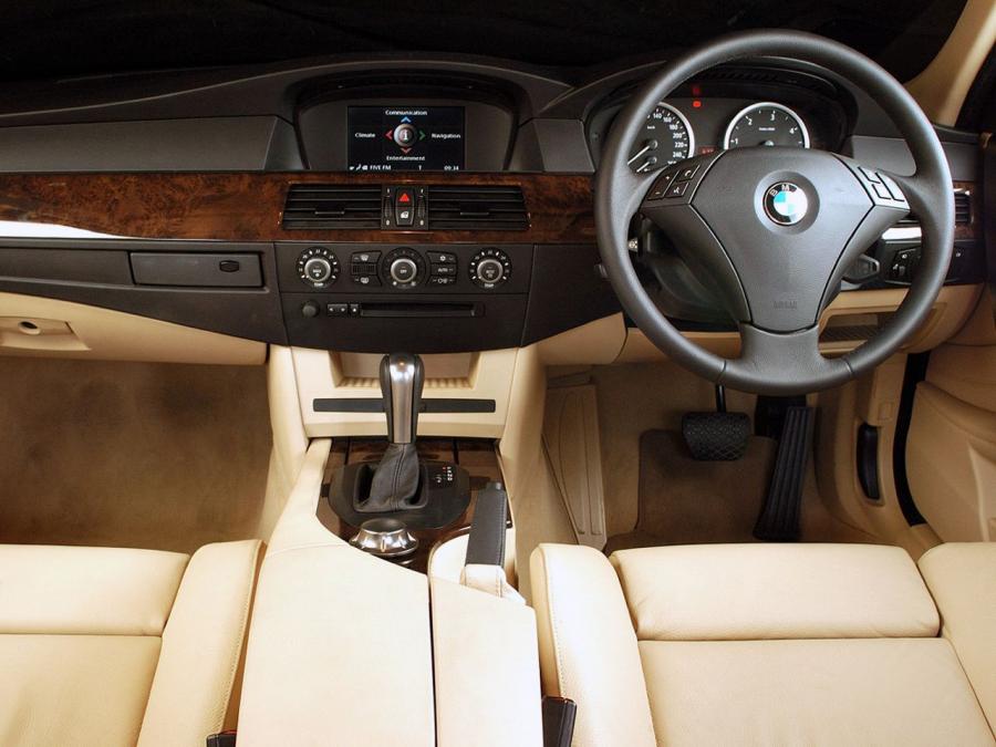  BMW 530d Sedan 2003 года  (ZA) (фото 2 из 5)